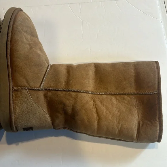 UGG Classic Tall boots genuine leather upper in chestnut brown sheepskin lining - Picture 7 of 16
